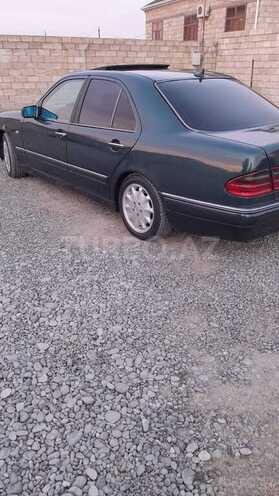 Mercedes E 240 1999, 223,000 km - 2.4 l - Salyan