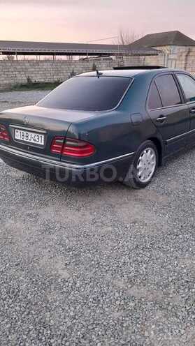 Mercedes E 240 1999, 223,000 km - 2.4 l - Salyan