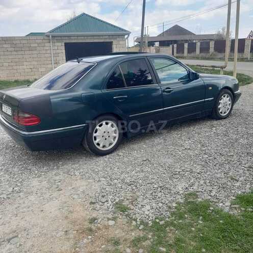Mercedes E 240 1999, 223,000 km - 2.4 l - Salyan