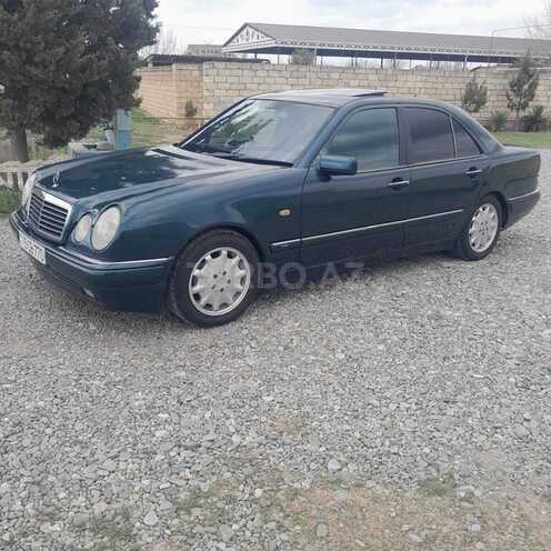 Mercedes E 240 1999, 223,000 km - 2.4 l - Salyan