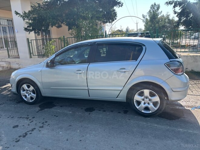 Opel Astra 2009, 305,000 km - 1.3 l - Bakı