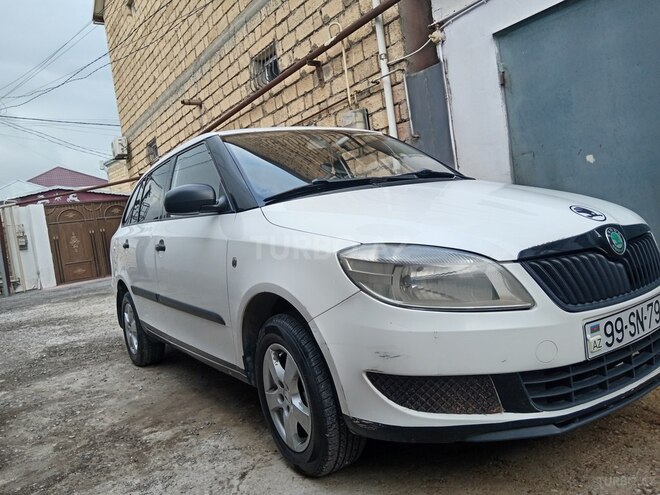 Skoda Fabia 2012, 300,000 km - 1.2 l - Bakı