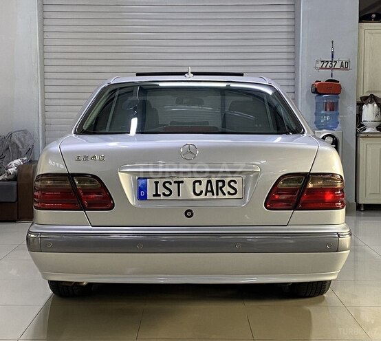 Mercedes E 240 2001, 326,000 km - 2.4 l - Sumqayıt