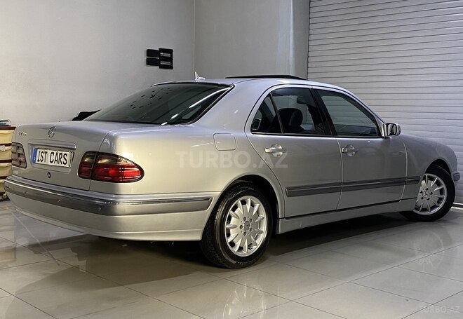 Mercedes E 240 2001, 326,000 km - 2.4 l - Sumqayıt