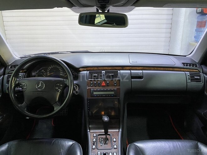 Mercedes E 240 2001, 326,000 km - 2.4 l - Sumqayıt