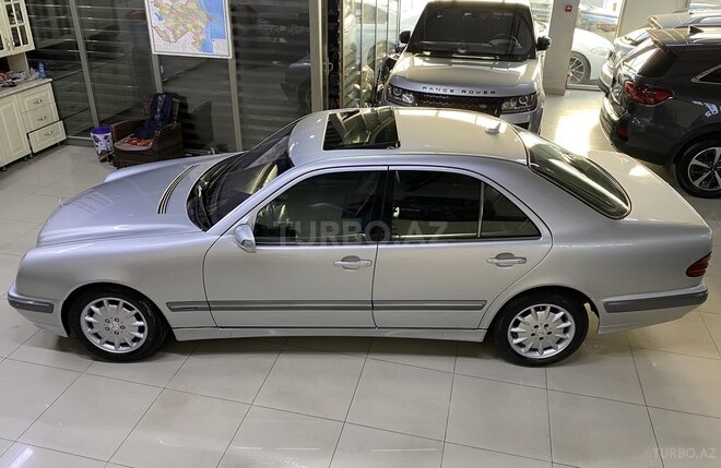 Mercedes E 240 2001, 326,000 km - 2.4 l - Sumqayıt