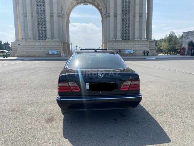 Mercedes E 240 2000, 300,000 km - 2.4 л - Gəncə