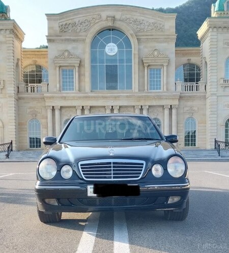 Mercedes E 240 2000, 300,000 km - 2.4 л - Gəncə