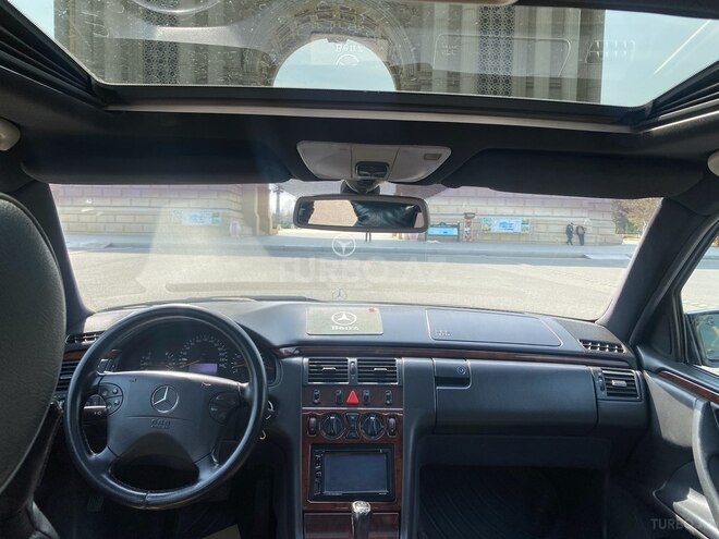 Mercedes E 240 2000, 300,000 km - 2.4 л - Gəncə