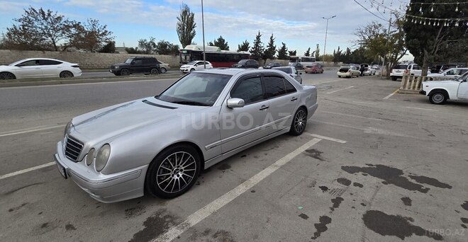 Mercedes E 320 2001, 480,000 km - 3.2 l - Bakı