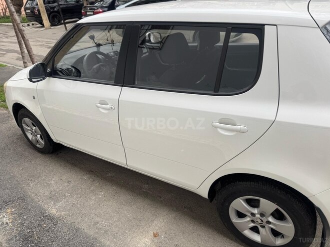 Skoda Fabia 2013, 172,433 km - 1.6 l - Bakı