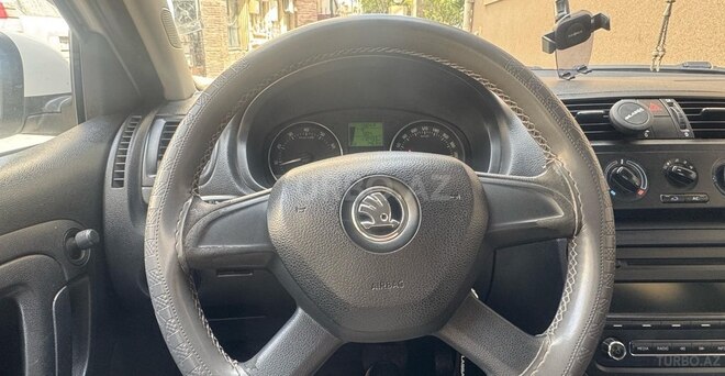 Skoda Fabia 2013, 172,433 km - 1.6 l - Bakı