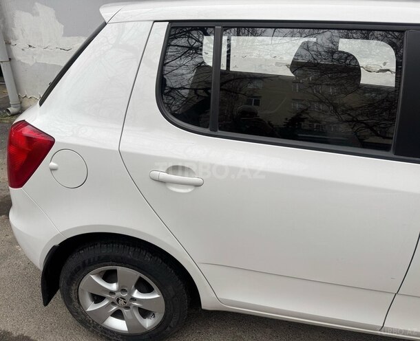 Skoda Fabia 2013, 172,433 km - 1.6 l - Bakı