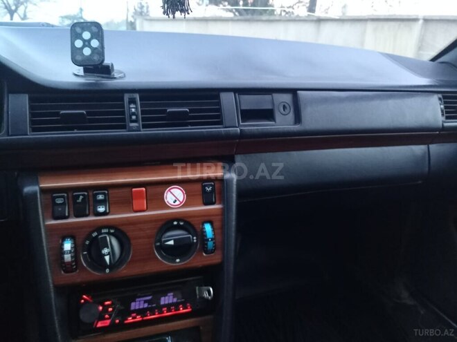 Mercedes E 250 1992, 777,770 km - 2.5 l - Tərtər