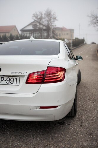 BMW 520 2015, 303,000 km - 2.0 l - Quba