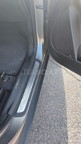 Kia Sorento-10