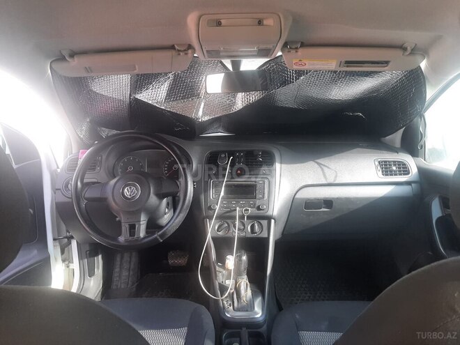 Volkswagen Polo 2013, 250,000 km - 1.6 l - Bakı