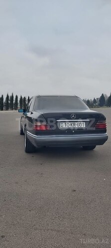 Mercedes E 220 1994, 280,000 km - 2.2 л - Gəncə