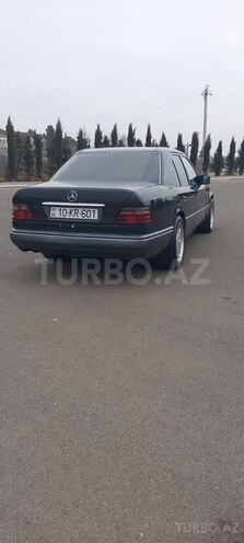 Mercedes E 220 1994, 280,000 km - 2.2 л - Gəncə