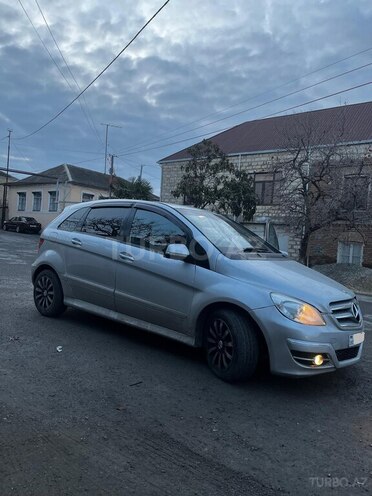 Mercedes B 200 2008, 215,842 km - 2.0 l - Gəncə