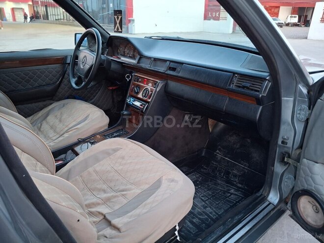 Mercedes E 250 1991, 325,000 km - 2.5 l - Sabirabad