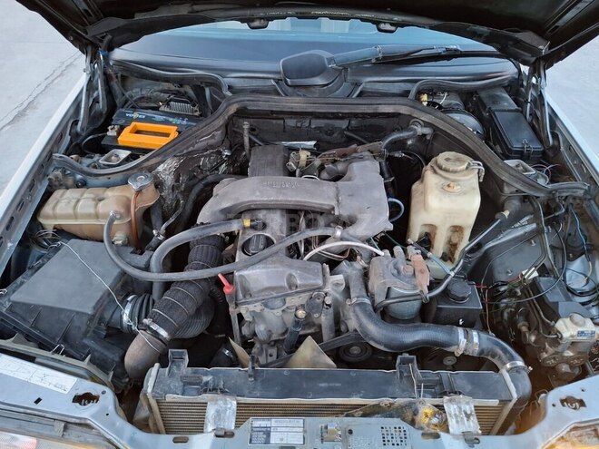 Mercedes E 250 1991, 325,000 km - 2.5 l - Sabirabad