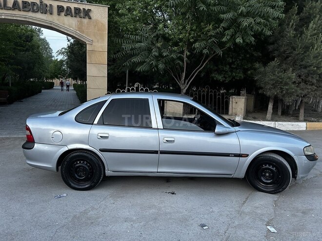Opel Vectra 1996, 330,000 km - 1.8 l - Sumqayıt