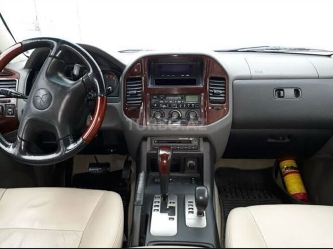 Mitsubishi Pajero 2006, 299,000 km - 3.0 л - Bakı
