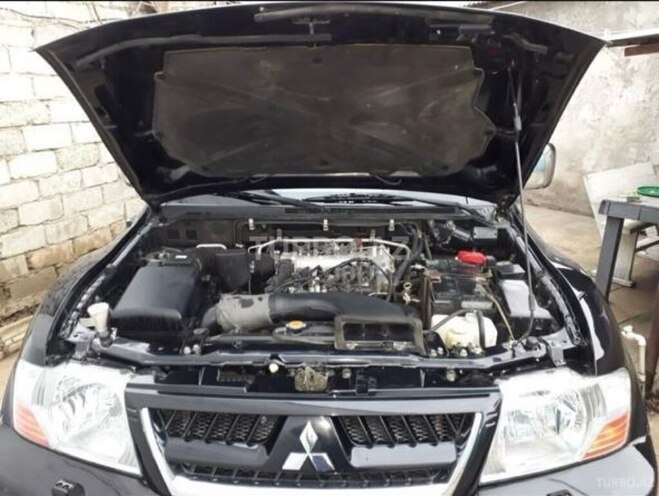 Mitsubishi Pajero 2006, 299,000 km - 3.0 л - Bakı