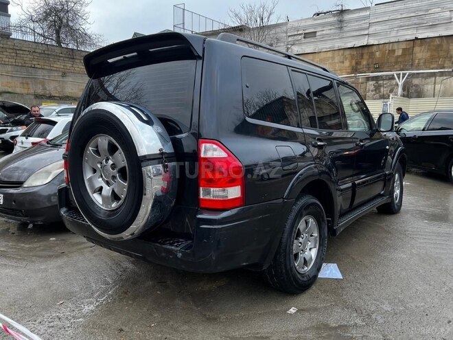 Mitsubishi Pajero 2006, 299,000 km - 3.0 л - Bakı