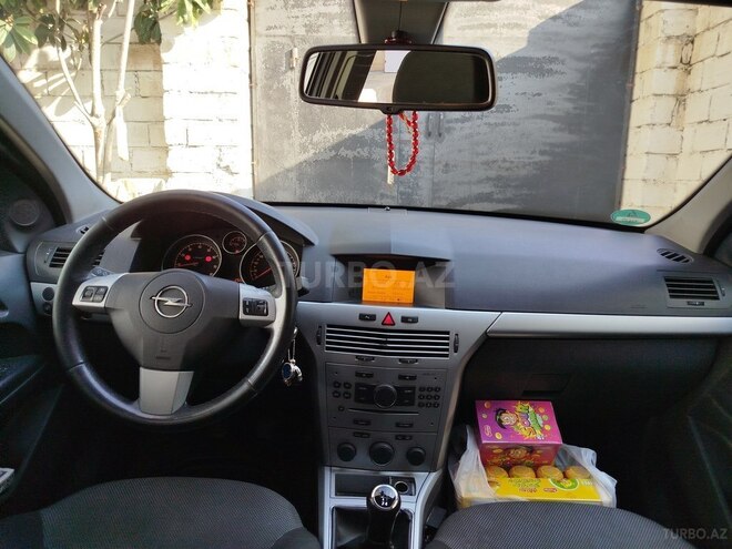 Opel Astra 2009, 240,000 km - 1.4 l - Bakı