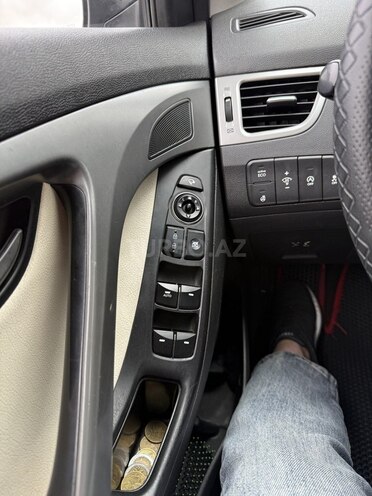 Hyundai Avante 2014, 280,000 km - 1.6 л - Bakı