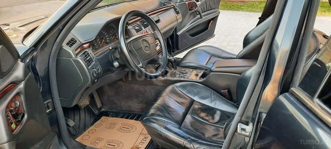 Mercedes E 230 1997, 232,000 km - 2.3 l - Bakı
