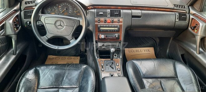 Mercedes E 230 1997, 232,000 km - 2.3 l - Bakı