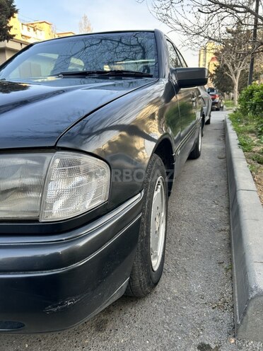 Mercedes C 220 1995, 220,002 km - 2.2 l - Bakı
