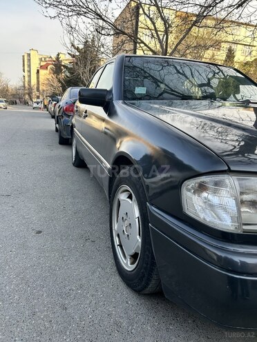 Mercedes C 220 1995, 220,002 km - 2.2 l - Bakı