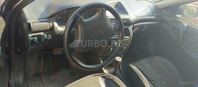 Opel Astra 1995, 300,000 km - 1.6 л - Bakı