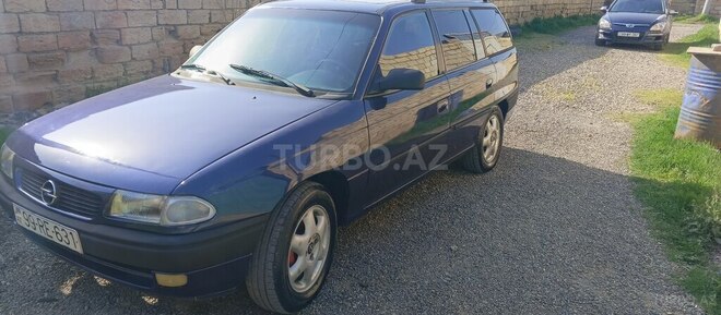 Opel Astra 1995, 300,000 km - 1.6 л - Bakı