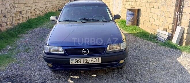 Opel Astra 1995, 300,000 km - 1.6 л - Bakı