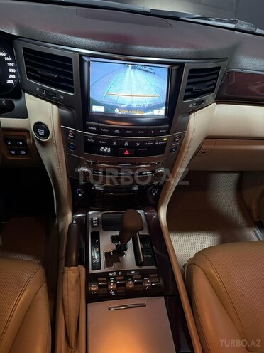 Lexus LX 570-9
