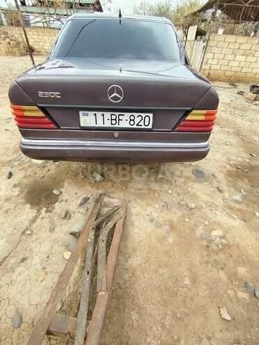 Mercedes E 230 1991, 358,000 km - 2.3 l - Beyləqan