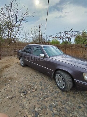 Mercedes E 230 1991, 358,000 km - 2.3 l - Beyləqan