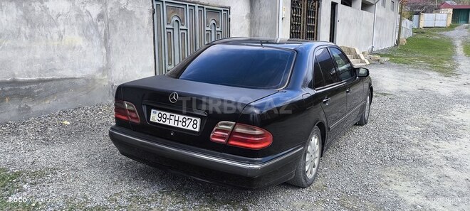 Mercedes E 220 d 2001, 366,000 km - 2.2 л - İsmayıllı