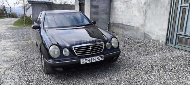 Mercedes E 220 d 2001, 366,000 km - 2.2 л - İsmayıllı