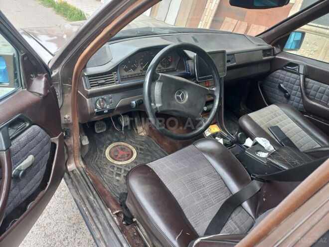 Mercedes E 230 1988, 560,000 km - 2.3 l - İmişli