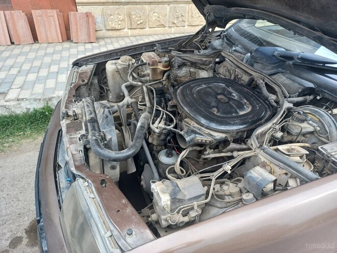 Mercedes E 230 1988, 560,000 km - 2.3 l - İmişli