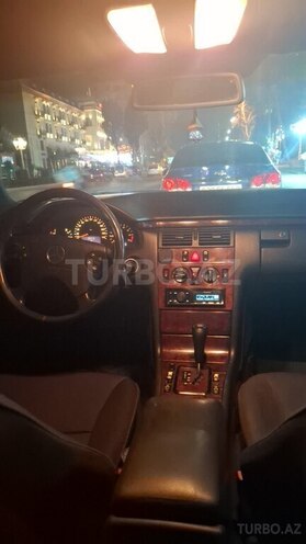 Mercedes E 200 2000, 360,000 km - 2.0 l - Gəncə