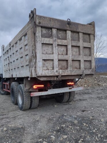 HOWO Sinotruk 2013, 110,000 km - 9.7 l - Qazax