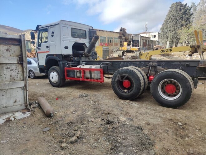 HOWO Sinotruk 2013, 110,000 km - 9.7 l - Qazax