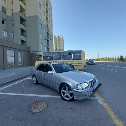 Mercedes C 240 1999, 212,000 km - 2.4 л - Sumqayıt